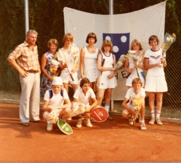 1976: Zondag jeugd, team 1 en 2 naar de play offs voor het Nederlands kampioenschap. 
